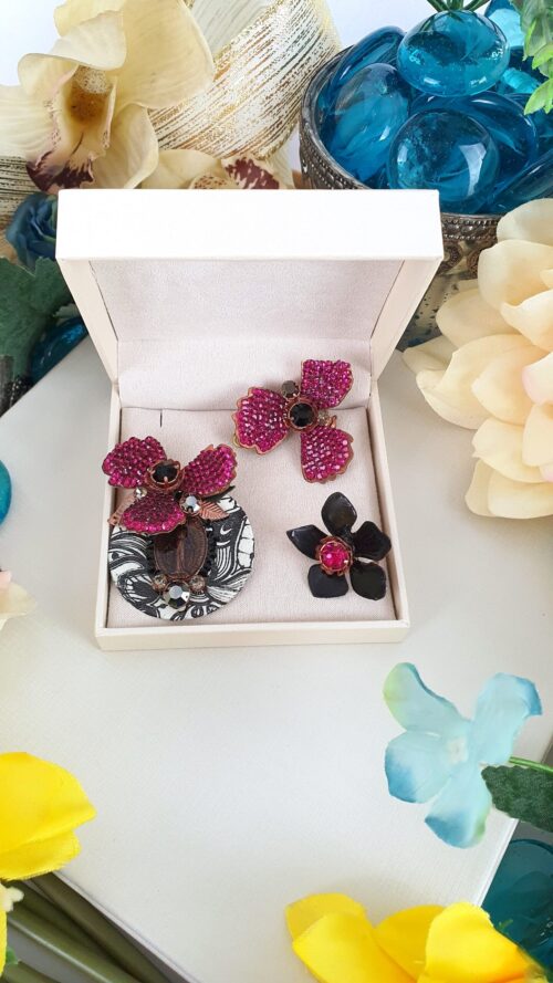 Broche Trio de flores Black e Pink
