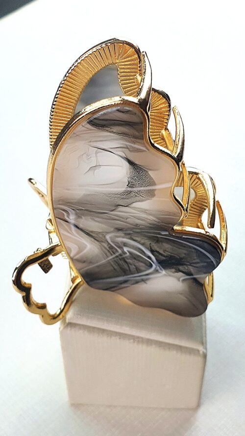 Prendedor Borboleta Cinzenta